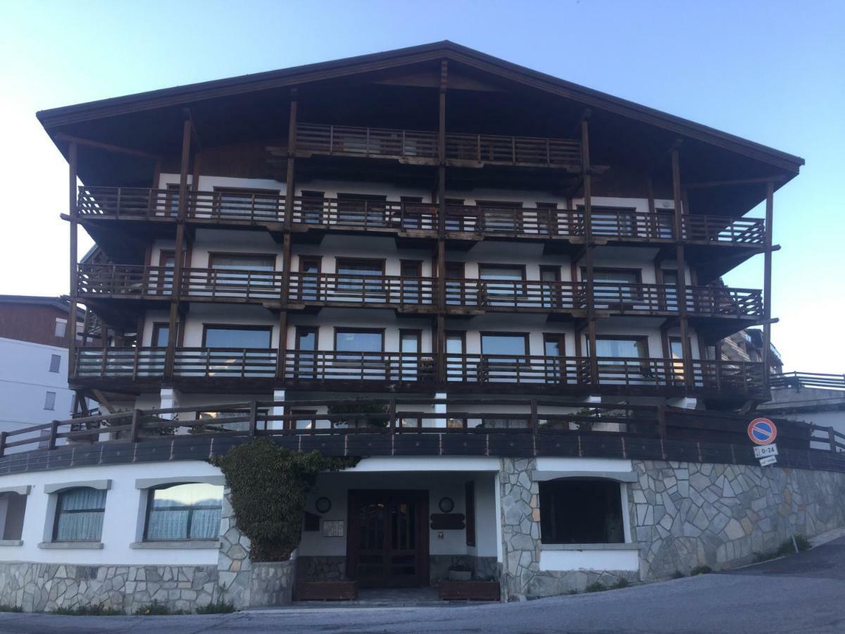 Royal Apartment Colle Colle Sestriere Exterior foto